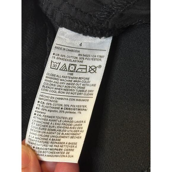 Old Navy Mid-Rise Wow Boot-Cut Jeans Black Size 4 NWT Stretch Denim - Picture 5 of 6